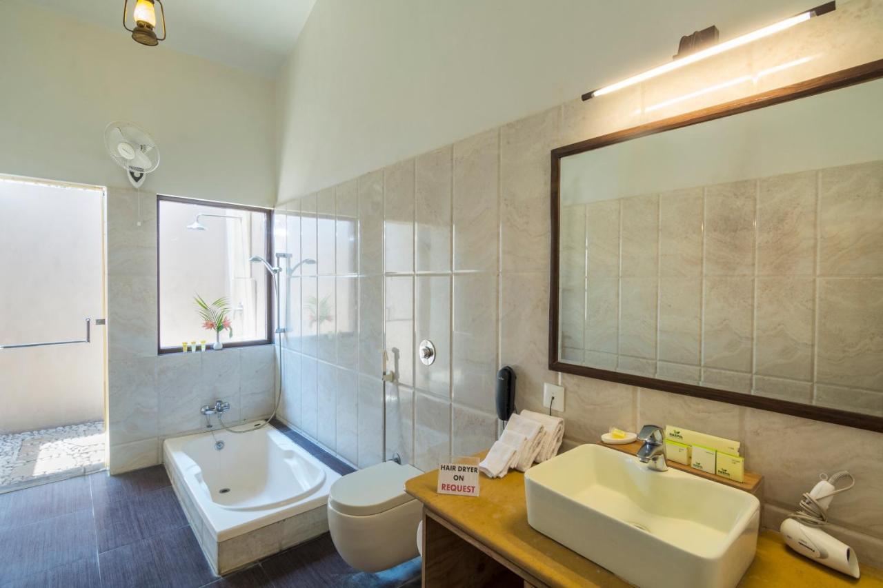 เดอะ ริเวอร์วูด ฟอเรสต์ รีทรีต เพนช์ Hotel Khawasa ภายนอก รูปภาพ
