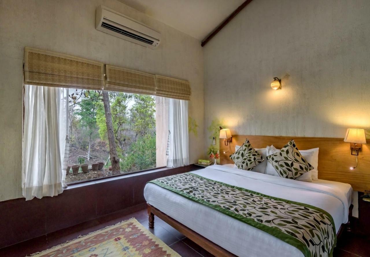 เดอะ ริเวอร์วูด ฟอเรสต์ รีทรีต เพนช์ Hotel Khawasa ภายนอก รูปภาพ