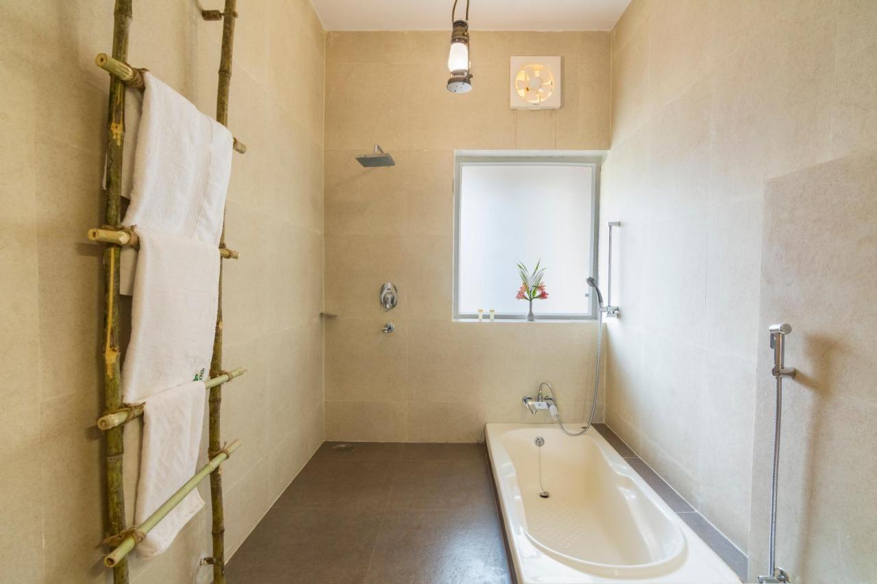 เดอะ ริเวอร์วูด ฟอเรสต์ รีทรีต เพนช์ Hotel Khawasa ภายนอก รูปภาพ